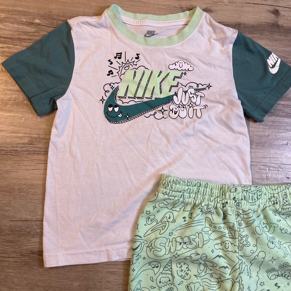 Nike Kids Outfit – T-Shirt & Shorts Set (Size 7) - Picture 4 of 15